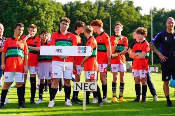 Coaches on Tour bracht profbeleving naar Heijen