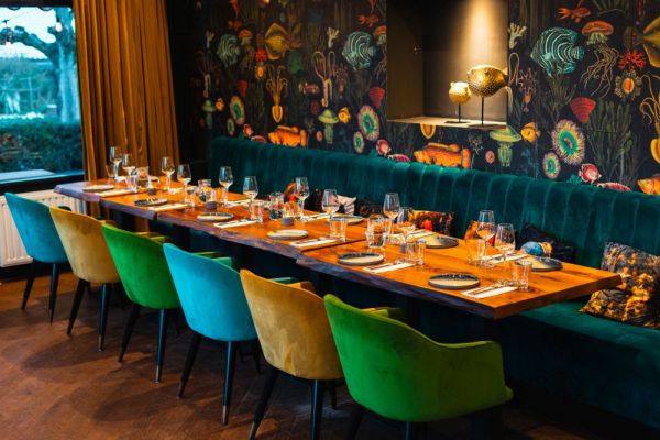 Brasserie Charley: het kloppend hart van Beek