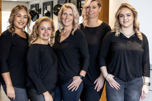 100 jaar knippen en scheren in de Spoorstraat