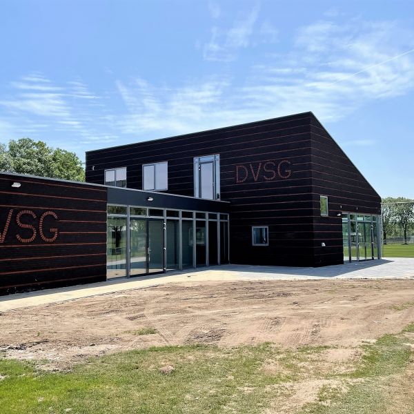 Voetballen voor bier en bitterbal