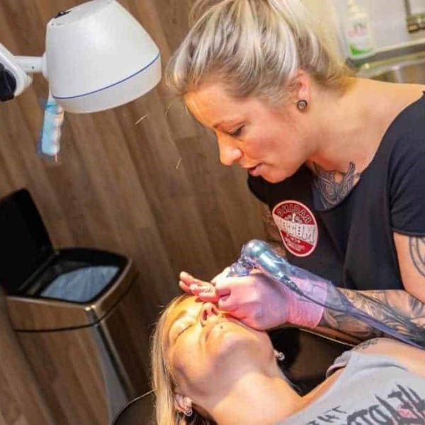 Het gemak van permanente make-up.