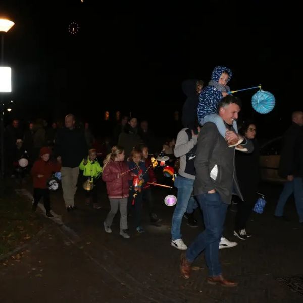 Lampionnenoptocht Breedeweg