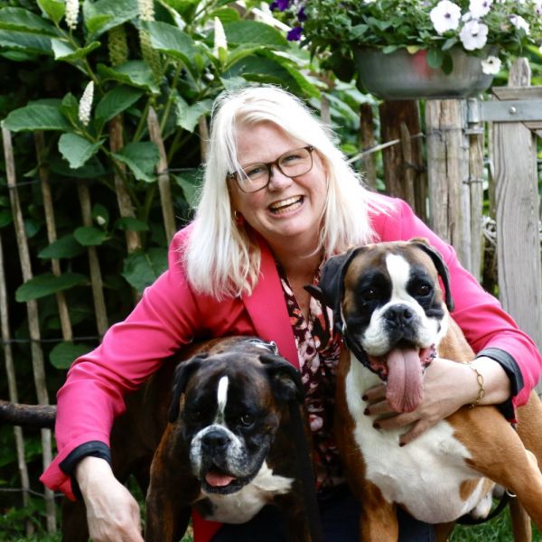 Anuska schrijft ‘Honden met humor’