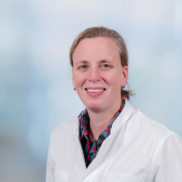 Dr. Annelies Zwitserloot promoveert en krijgt bijzonder schouderklopje