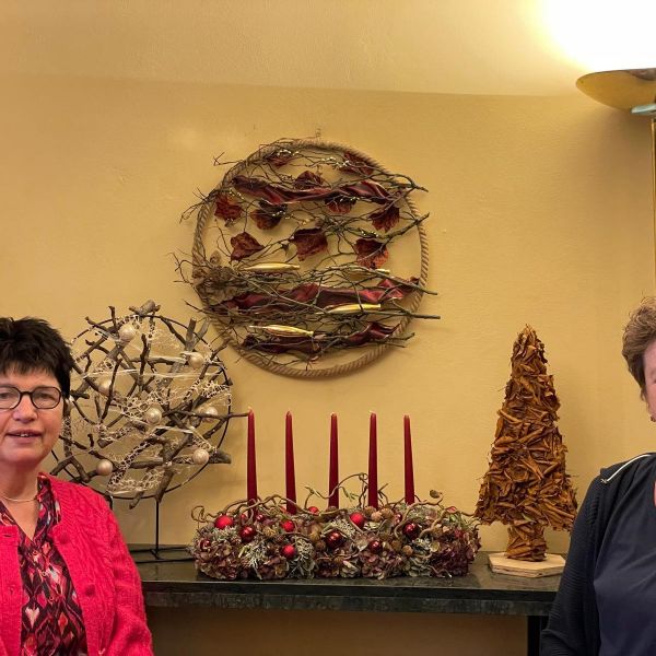 Kerststukken voor het goede doel in Oeffelt