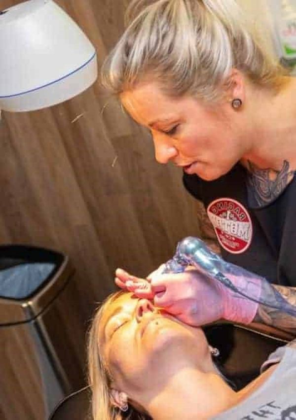 Het gemak van permanente make-up.
