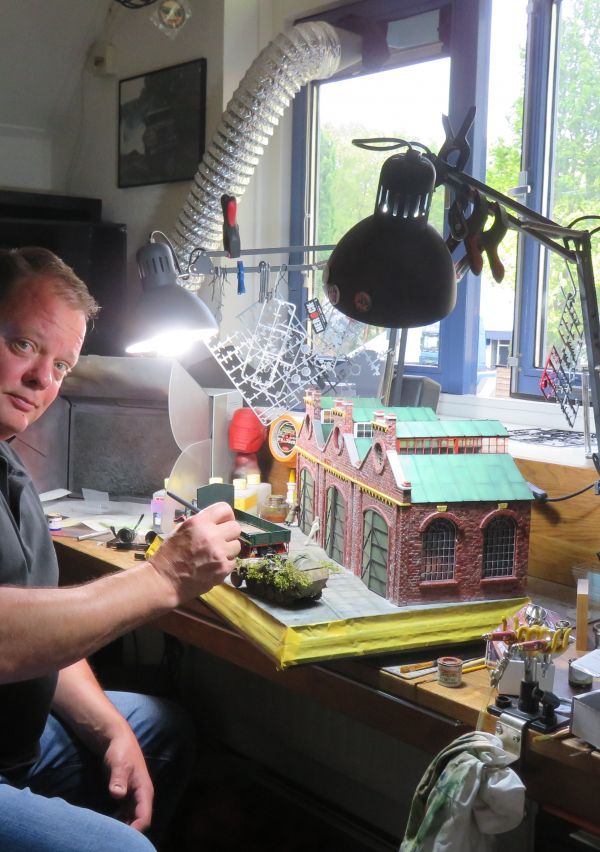 Modelbouwen, dagelijkse passie van Eric Jacobs