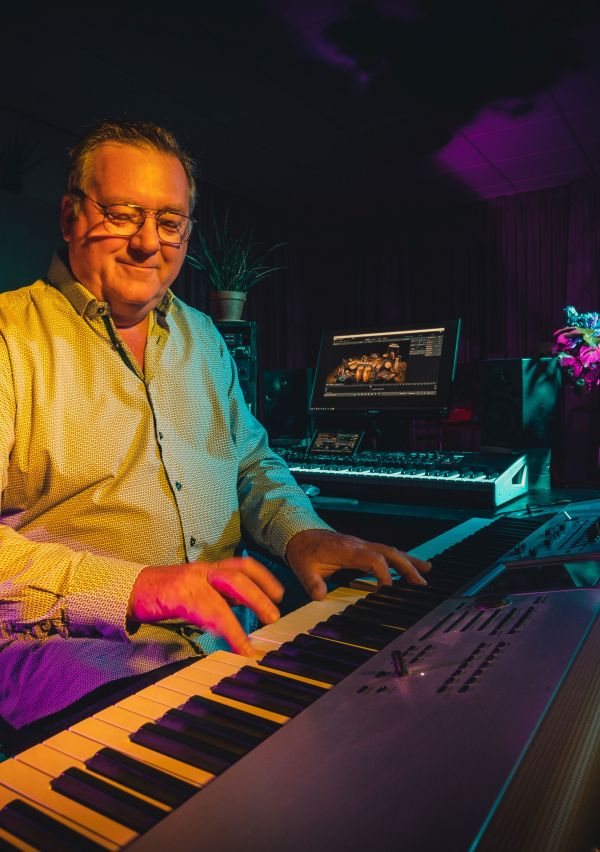 Muziekstudio DerkeNel, daar zit muziek in