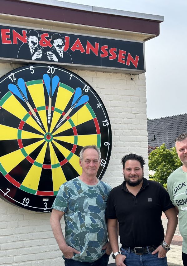 Dartvereniging DCM’99 bestaat 25 jaar