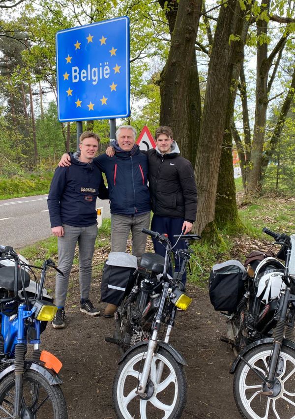 Op de Tomos brommer naar Parijs, Londen en Berlijn 3
