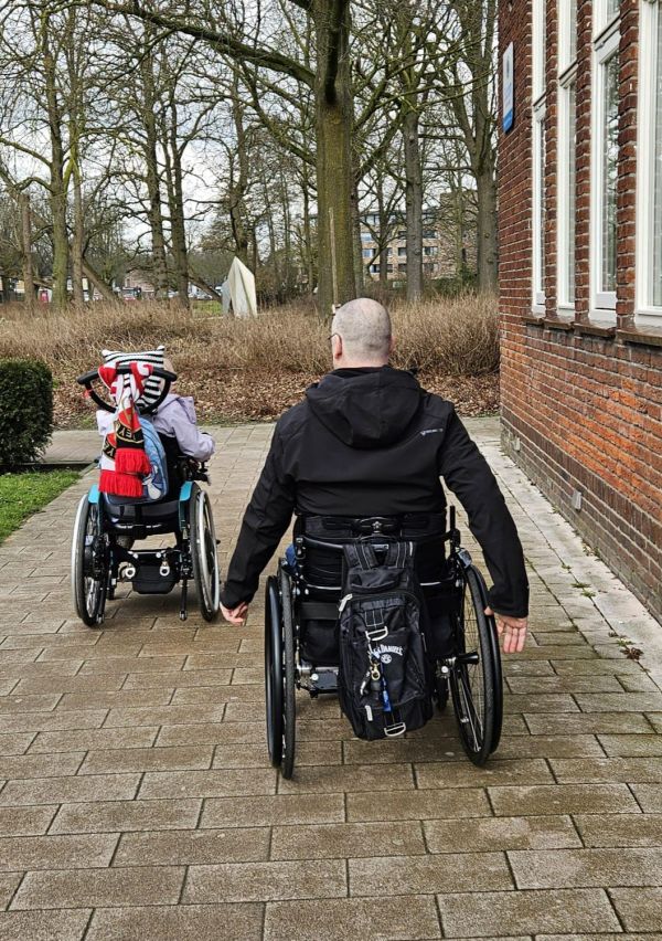 Rolstoelbus voor vader en dochter 1