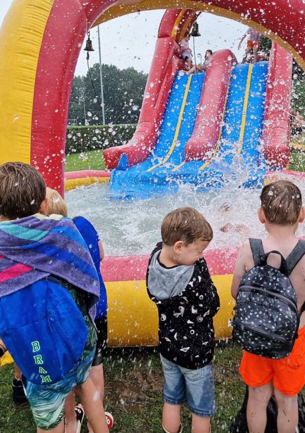 45 jaar zomers plezier in Mook 1