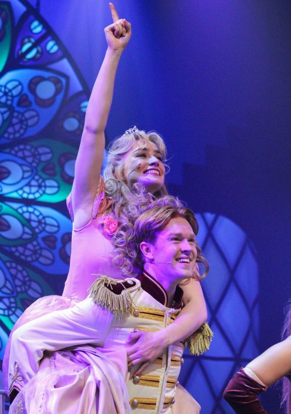 Een keer samen in een musical lijkt ons fantastisch! 12