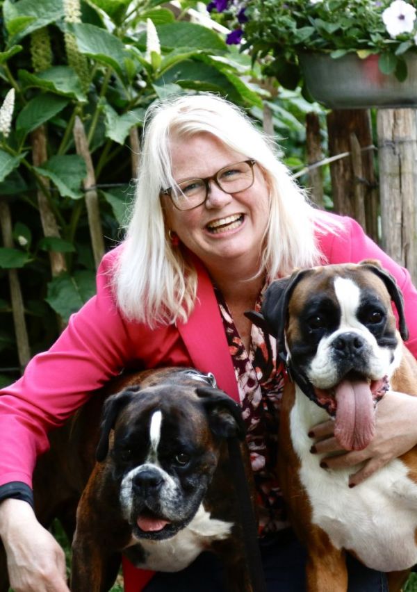 Anuska schrijft ‘Honden met humor’