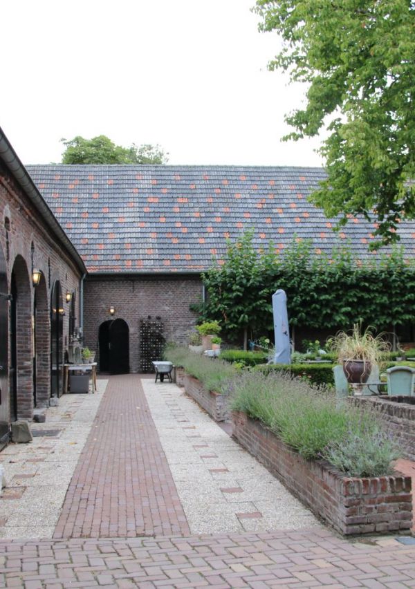 Hier is iedereen van harte Well-kom! 14