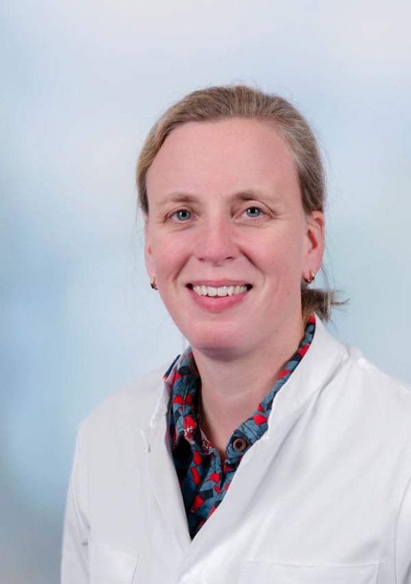 Dr. Annelies Zwitserloot promoveert en krijgt bijzonder schouderklopje
