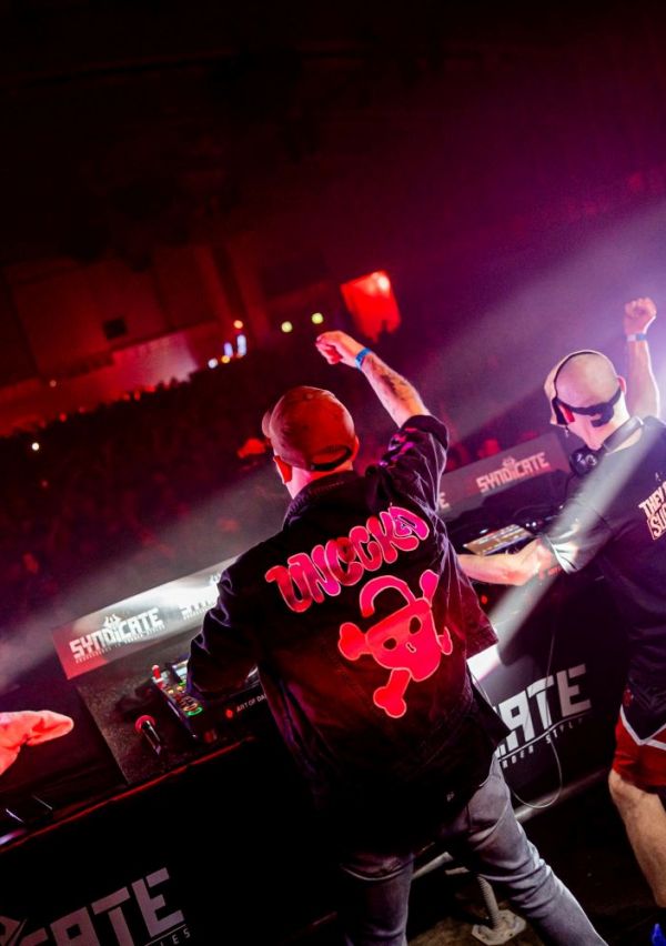 DJ Unlocked timmert internationaal aan de weg 2