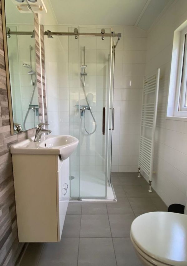 Chalet te koop aan de Kraaijenbergse Plassen 4