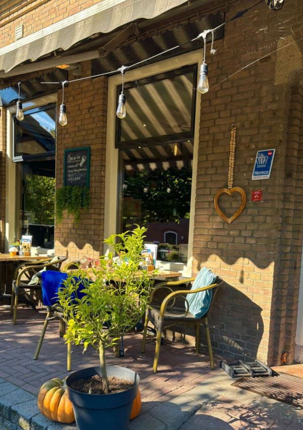 Brasserie Charley: het kloppend hart van Beek 1