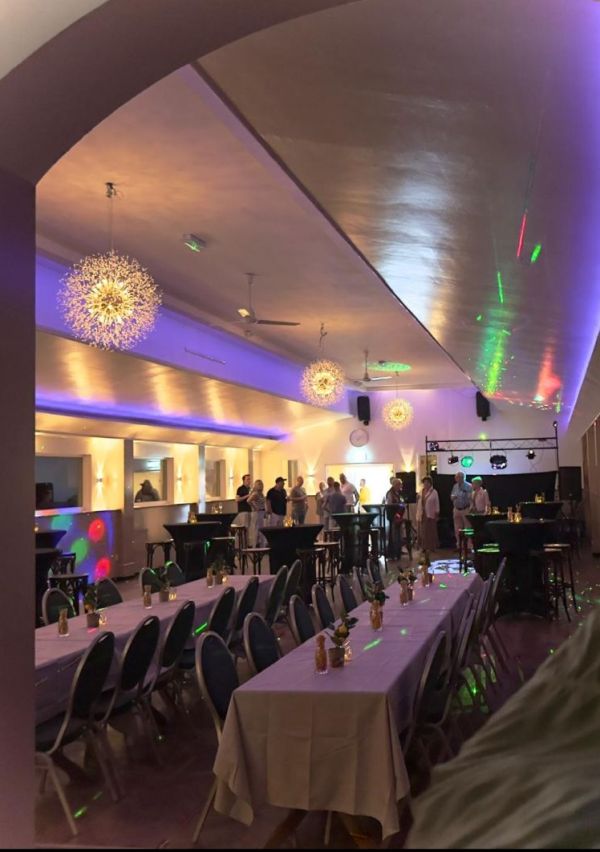 Zaal Wilhelmina bruist weer 1