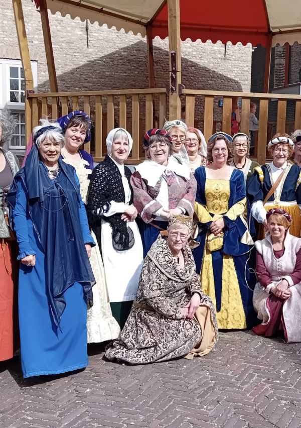 Historische kleding Grave