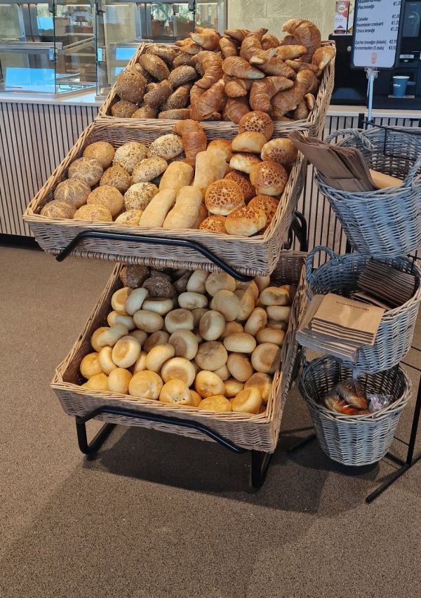 Van tanken tot lunchen bij Poelen Mook 5