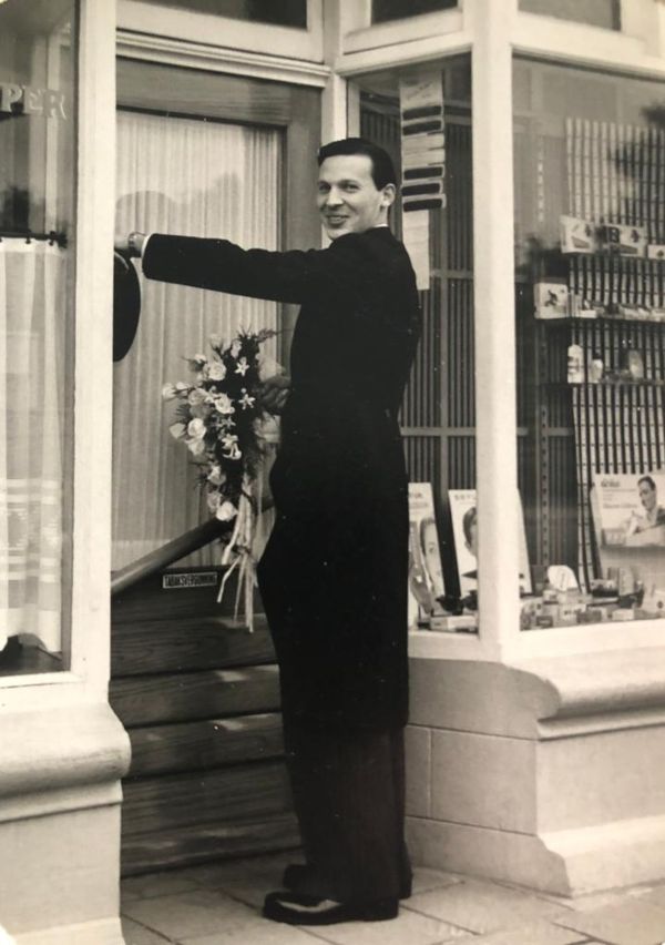 100 jaar knippen en scheren in de Spoorstraat 2