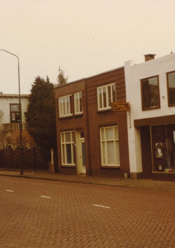 100 jaar knippen en scheren in de Spoorstraat 3